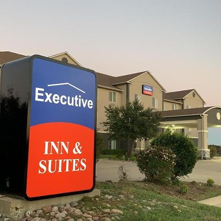 Executive Inn & Suites Marlin Екстер'єр фото