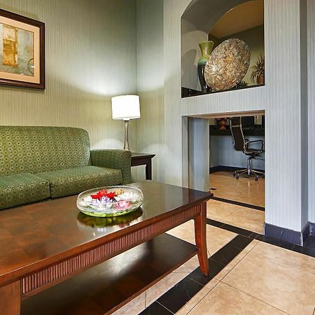 Executive Inn & Suites Marlin Екстер'єр фото