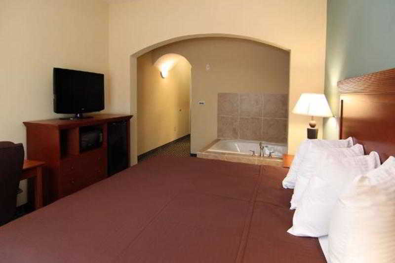 Executive Inn & Suites Marlin Номер фото