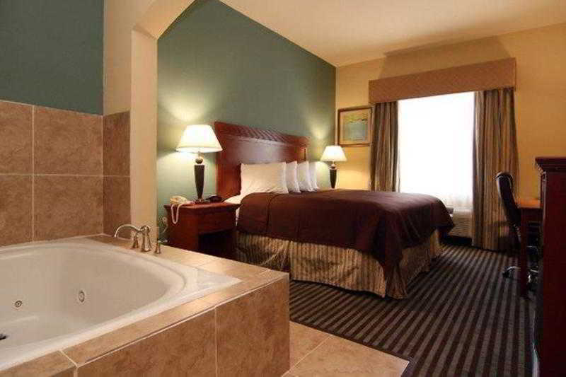 Executive Inn & Suites Marlin Номер фото
