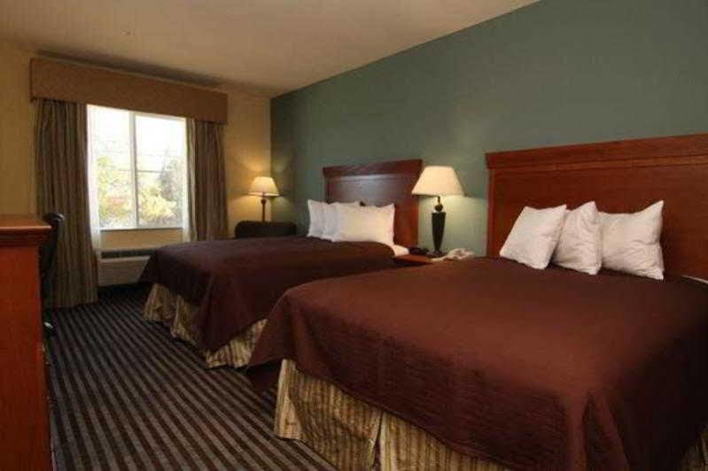 Executive Inn & Suites Marlin Екстер'єр фото