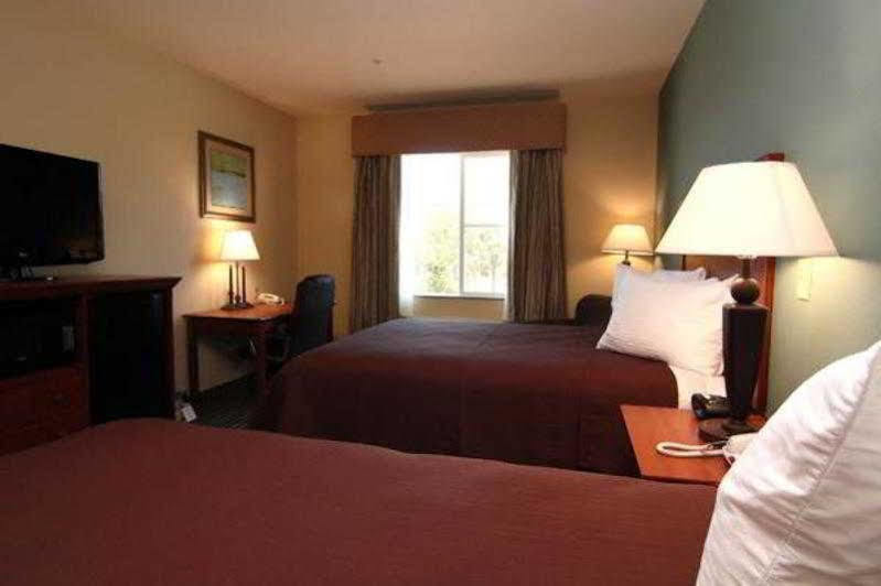 Executive Inn & Suites Marlin Екстер'єр фото